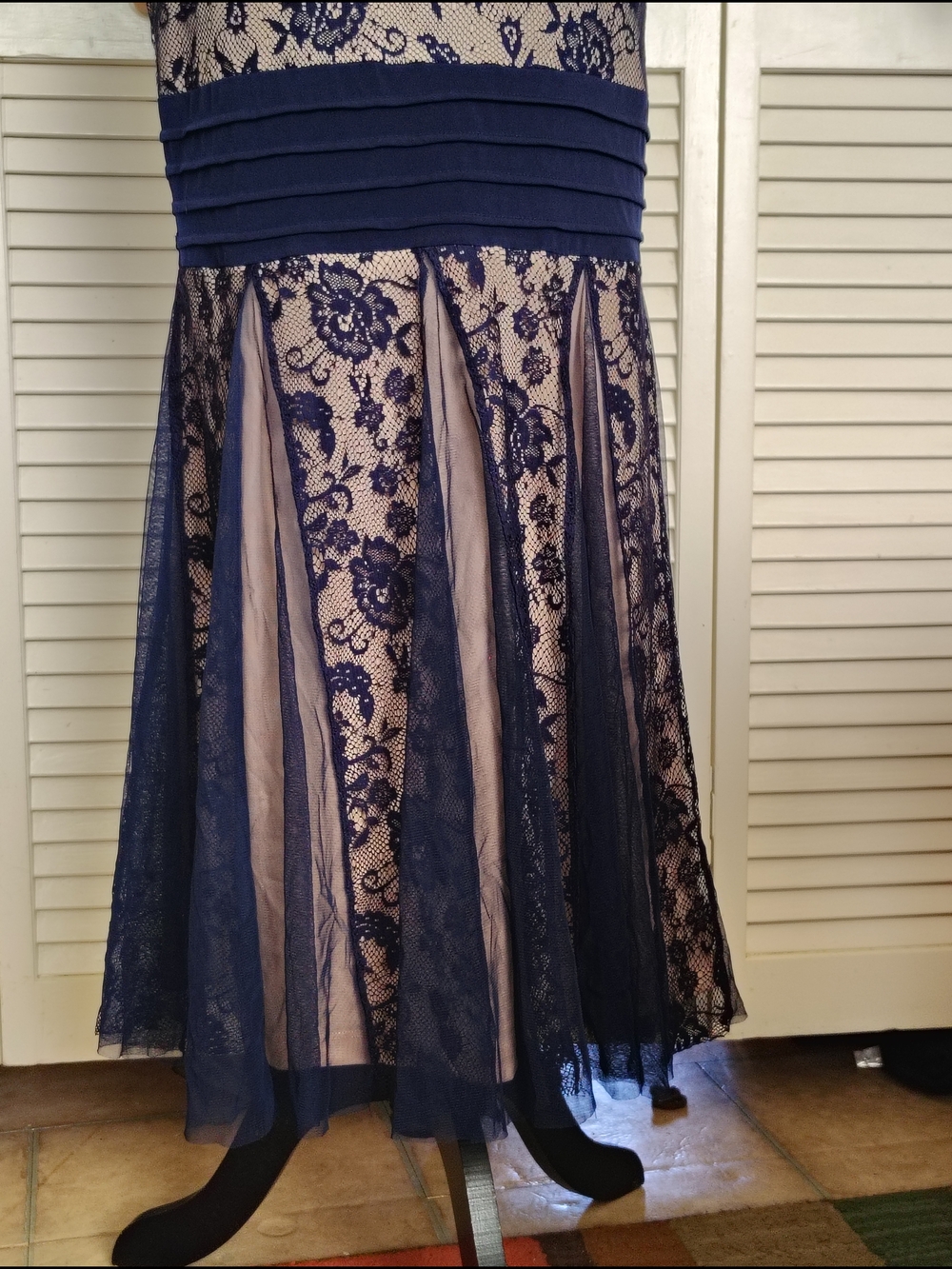 Candalite Petite Navy Blue Stretch Lace V-Neck Maxi Dress Size PM – Like New - Picture 13 of 13